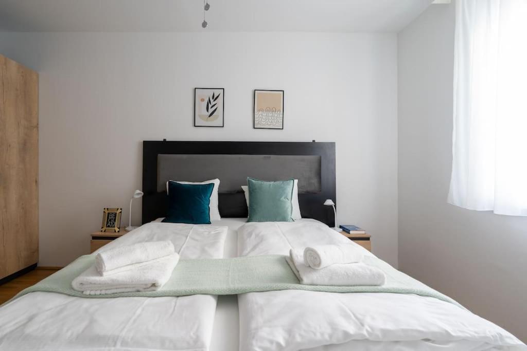 1Br Haven With Swift City Access By Hm Виена Екстериор снимка